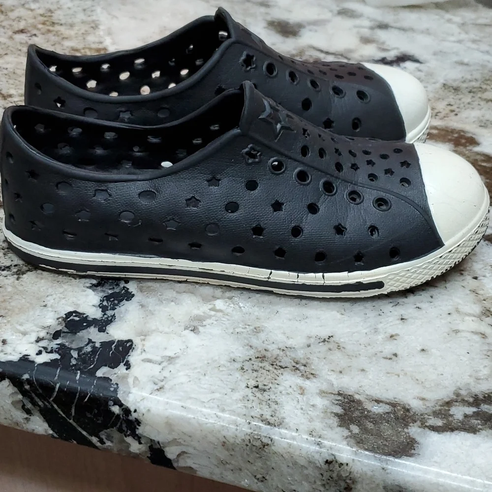 Slip On Shoes Navy Blue White Size 11-12 Kids Water Athletic